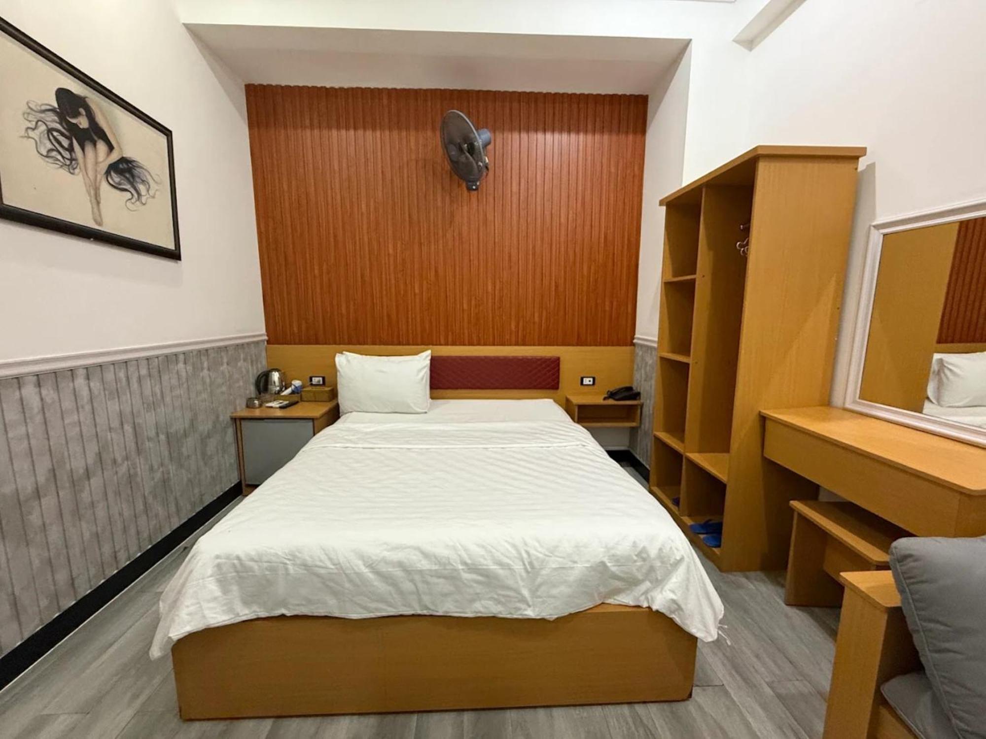 Minh Ha Hotel *